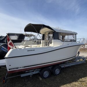 Quicksilver 675 Pilothouse