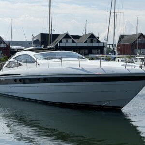 Pershing 52