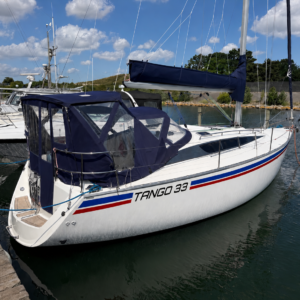 Tango 33 - 3 cabin